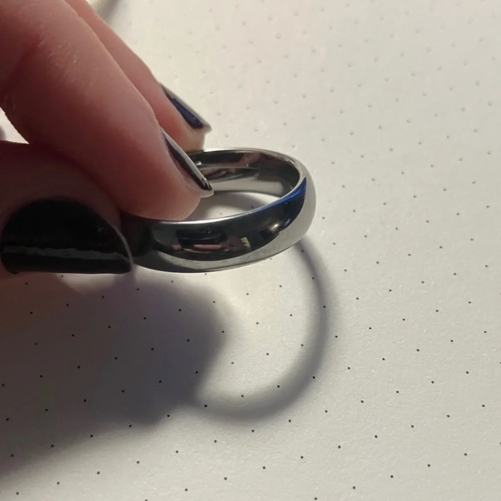 4/$20 Urban Outfitters Simple Polished Sterling-Look Band - Silver Tone